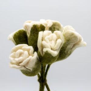 Filtblommor - Vita Rosor