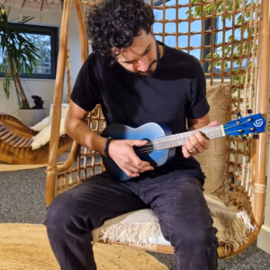 Ukulele Hecho a Mano - Acabado Sunburst Natural (4 Cuerdas)