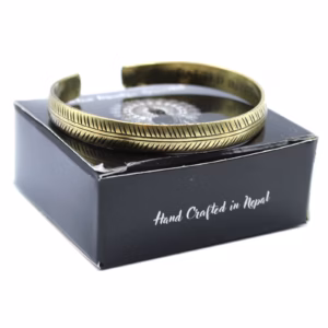 Tibetansk Armbånd I Messing - Slim Tribal Leaf