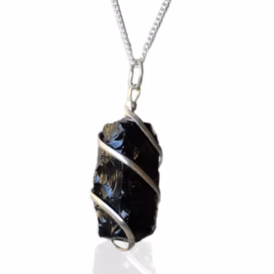 Kaskadenumwickelte Edelstein - Halskette - Rauer Schwarzer Onyx