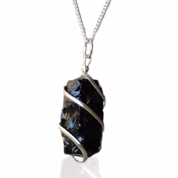Kaskadenumwickelte Edelstein - Halskette - Rauer Schwarzer Onyx