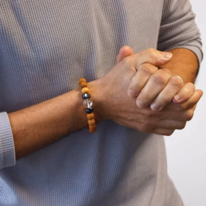 Bracelet Chakra de la Couronne en Bois de Cèdre avec Quartz Clair