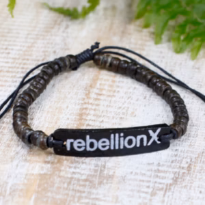 Kokosarmband med Slogan - Rebellionx