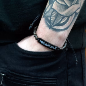Kokosarmband med Slogan - Rebellionx