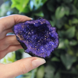 Coloured Calsite Geodes - Black Rock - Blue