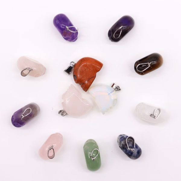 Ædelsten Mini Skulls Vedhæng (12 Assorterede) - 20x15mm