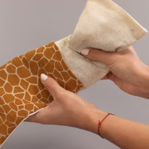 Coussin Yeux Lavande & Juco - Boîte Cadeau - Girafe de Madagascar