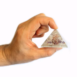 Orgonite la Pyramide - Puces de Gemme et Cuivre 55mm - Moyenne