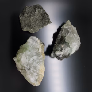 Spécimens Minéraux - Petit Prynite - Env. 34 à 79 Pièces