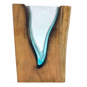 V - Förmige Kunstvase aus Geschmolzenem Glas auf Holz