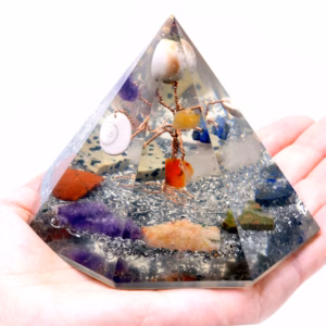 Orgonite 7 - Zijdige Piramide - 90mm - Edelsteen Wijsheidsboom