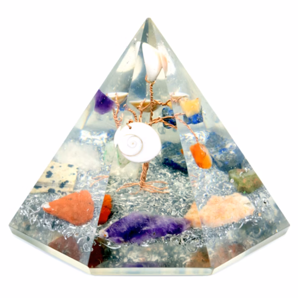 Orgonite 7 - Zijdige Piramide - 90mm - Edelsteen Wijsheidsboom