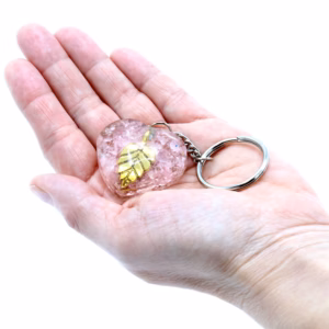 Llavero de Orgonita - Corazónes de Cuarzo Rosa Hoja de Oro