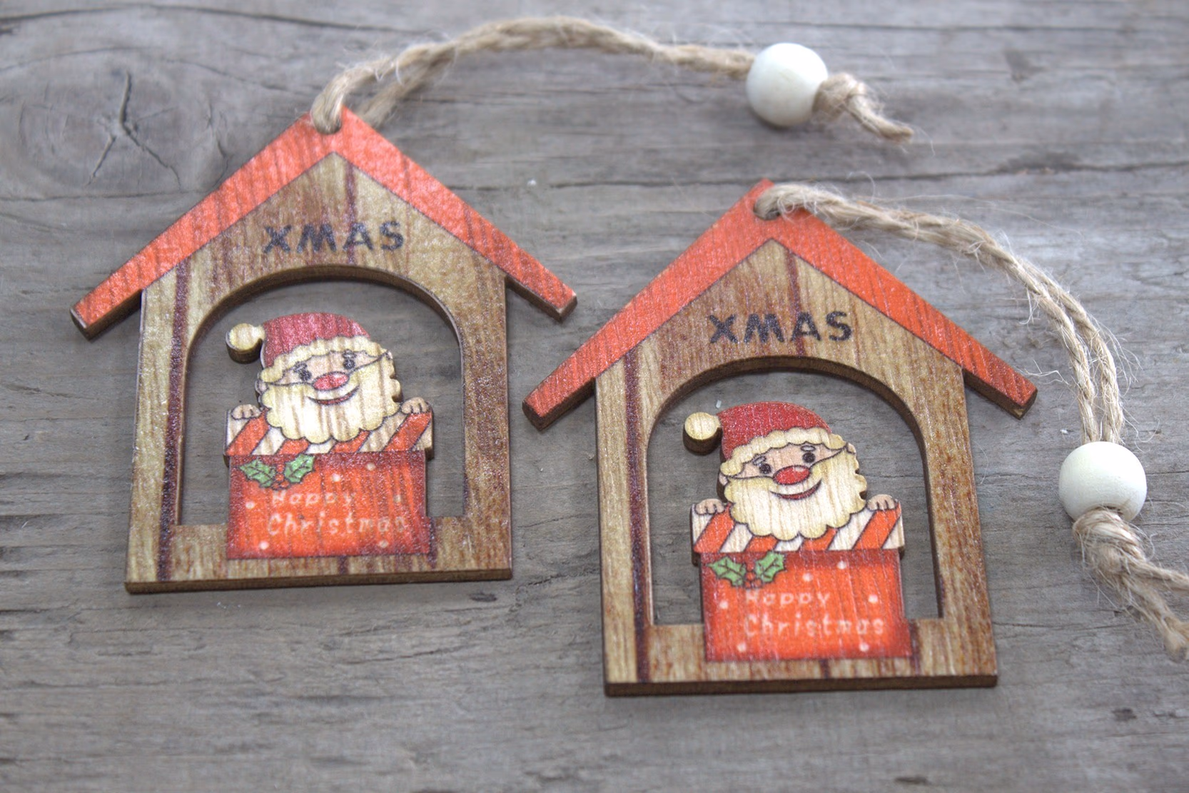 Holzdeko Weihnachten - Weihnachtsmann Geschenk - 2 Stk. 2 Holzdeko Weihnachten - Weihnachtsmann Geschenk - 2 Stk.
