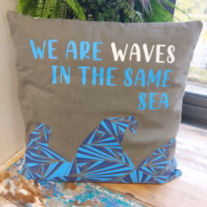 Bedrukte Katoenen Kussenhoes - We Are Waves - Naturel