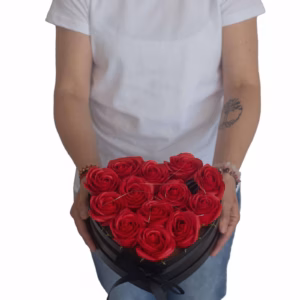 Caja de Regalo de Flores de Jabón - 13 Rosas Rosas - Corazón