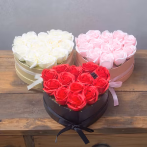Bouquet Cadeau Fleur de Savon - 13 Roses Rouges - Coeur