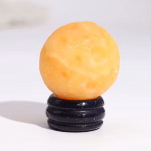 Gelber Jadeplanet auf Einem Sola - Goldflussständer - 40mm - 30x15mm Ständer