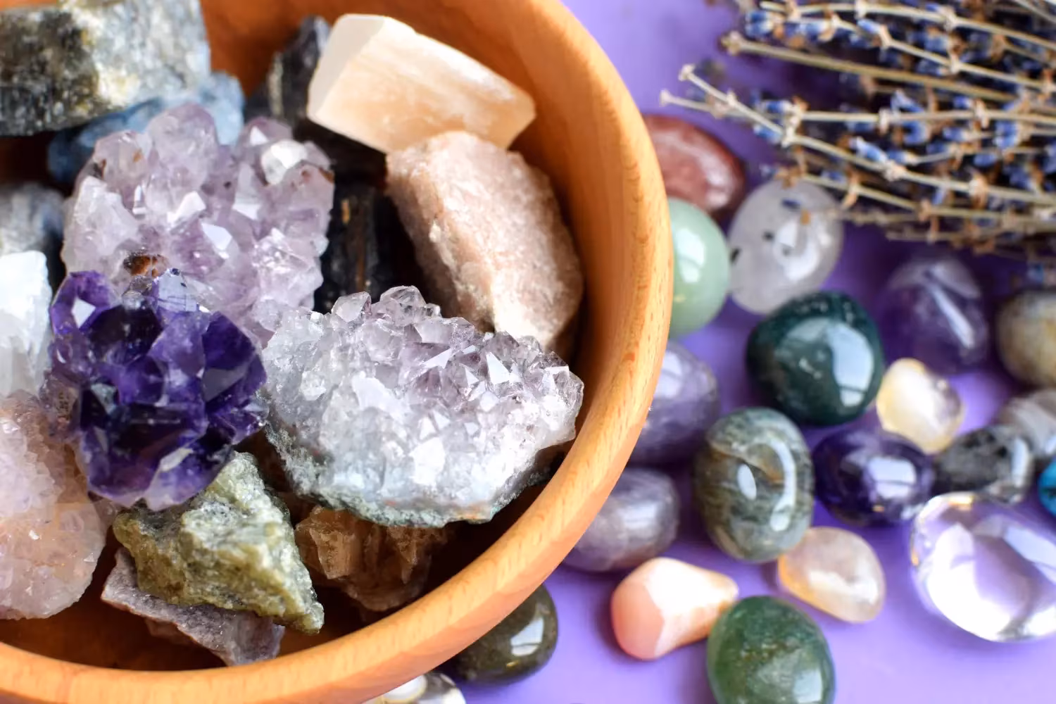 Beginnersgids voor edelstenen, kristallen en mineralen in huis 1 Beginnersgids Voor Edelstenen, Kristallen En Mineralen In Huis | Aroma Sentia